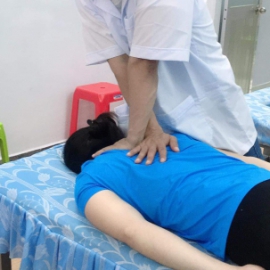 Xoa bóp bấm huyệt